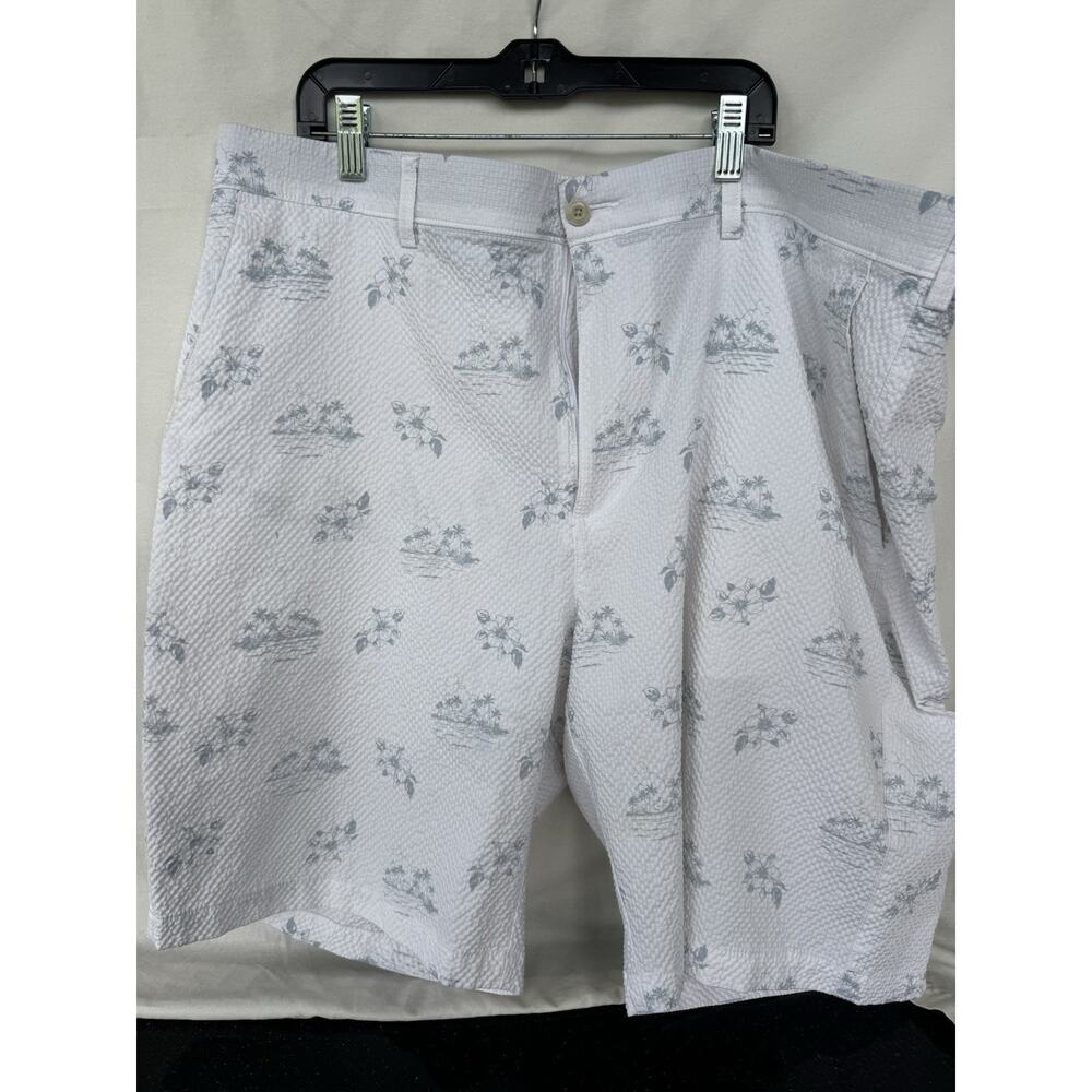 PGA Tour Men's Golf Shorts White Textured Seersucker style Sz 40